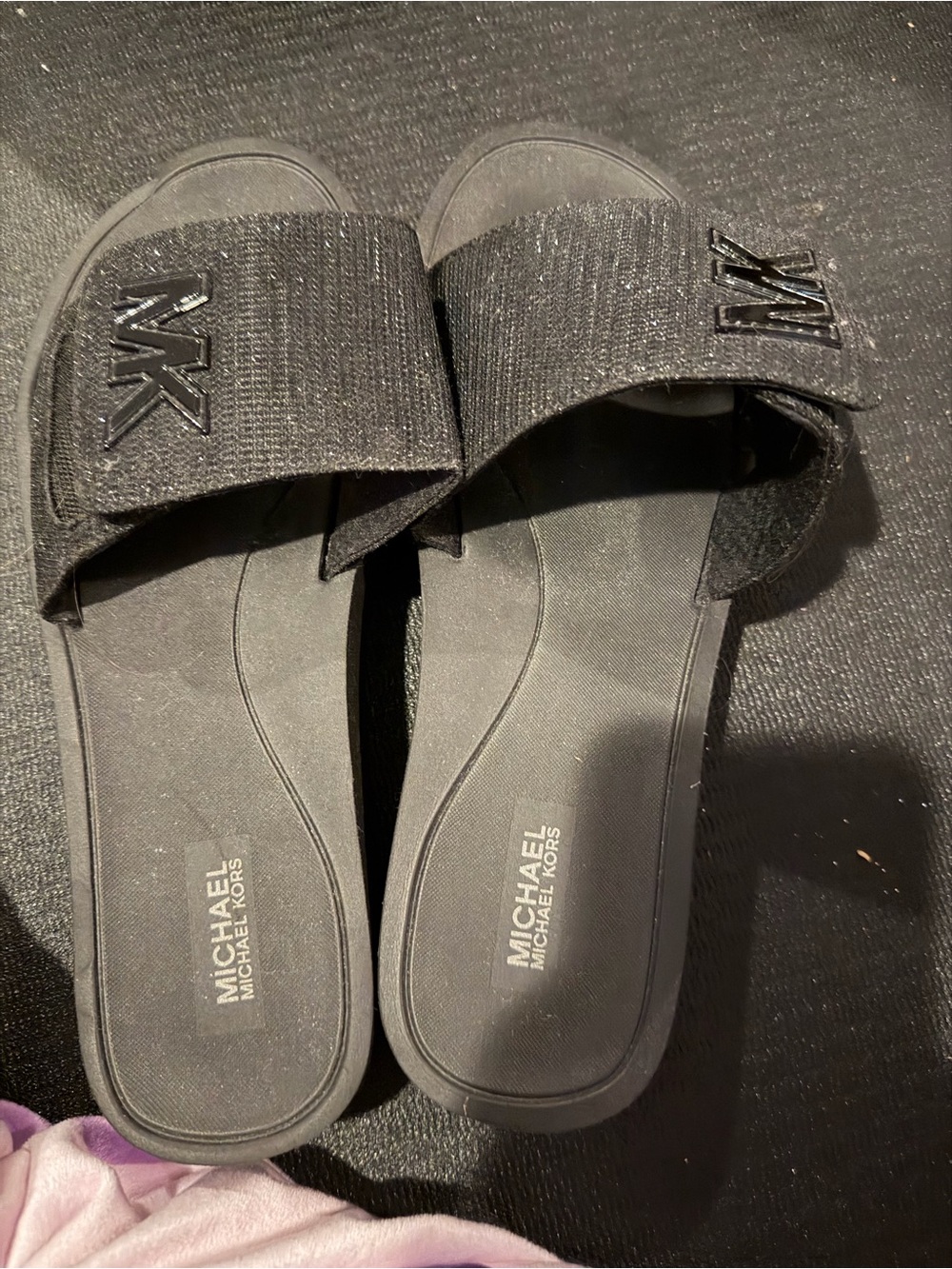 MK womenโs slides size 11
